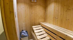 River Hotel - Image 4