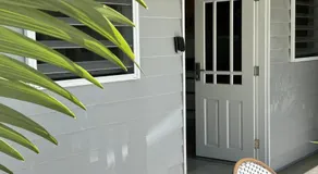 Bamboo Villa - Edge Hill Cairns Luxury Pet Friendly Sleeps 3 - Image 4
