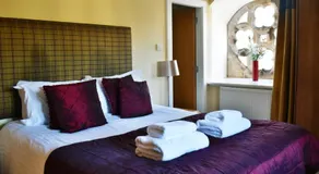 Le Ross, Loch Ness Appartement dans un ancien monastère avec piscine chauffée et plus! - Image 2