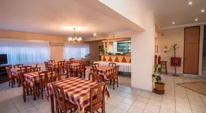 Dionisos Hotel - Image 3