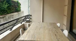 T2 avec grande terrasse - Tram à 50m - Centre 10mn à pied - Image 3
