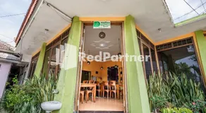 Nafisa Homestay Syariah Near Jatim Park 3 Batu Mitra RedDoorz - Image 4
