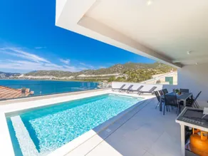 Familiy Villa Navis with heated pool - Image 3