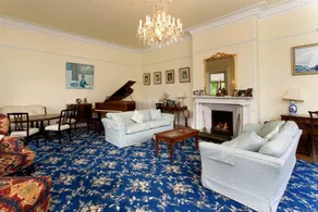 Hollybank House - Image 2