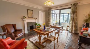 Nutsford House Bed & Breakfast - Image 3