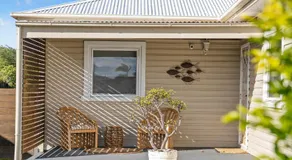 Fish Cottage Ulladulla - Linen not supplied - 3 bedroom house - sleeps 8 - pet friendly - Image 4