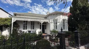 A Majestic Victorian Private Rear Access Quarters - Image 4
