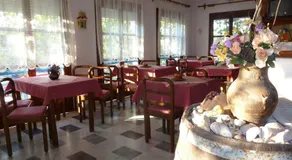 Paris Beach Hotel - Image 5