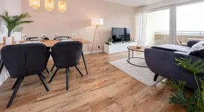 Moderne 2-Zimmer-Wohnung mit atemberaubender Skyline Aussicht auf Frankfurt l Parkplatz l Netflix l Küche - Image 2
