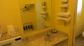 Cottonwood Inn - Image 4