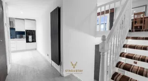 Stag & Stay- Waterlillie - Contractor friendly, Fast WiFi - Image 4