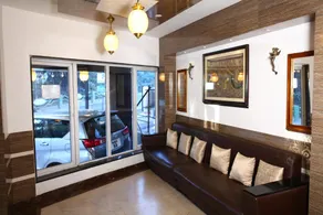 Hotel Carnation - Image 2