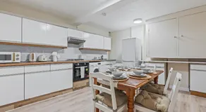 Stylish 3 Bed Fulham Sleeps 10, Stamford Bridge - Image 2