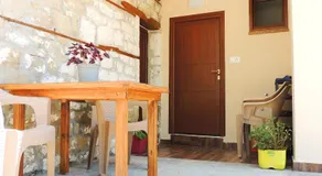 Guest Parents House - Image 3