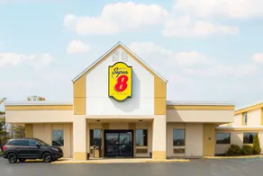 Super 8 by Wyndham Indianapolis South - Image 5