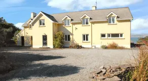 Spacious house with sea and mountain views, Co. Kerry - Image 4