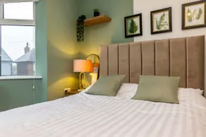 Three Bed Private Parking Close to City Long Stays - Image 3
