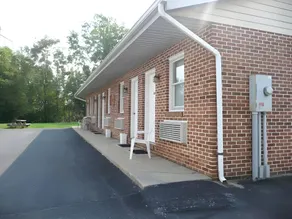 Red Rose Motel - Image 5