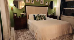 3BR Oasis with Pool in Cocoa - Image 2