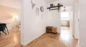 Moderne 2-Zimmer-Wohnung mit atemberaubender Skyline Aussicht auf Frankfurt l Parkplatz l Netflix l Küche - Image 3