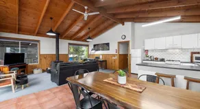 Mountain Hideaway by Halls Gap Accommodation - Image 5
