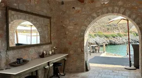 Arapis Rooms & Suites - Image 5