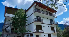 Hotel 5 Mountains - Image 3