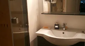 Chambre et salle d'eau proches du Sacré-Coeur - Image 2