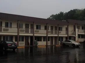 Richmond Inn & Suites Near Dayton I-70 - Image 4
