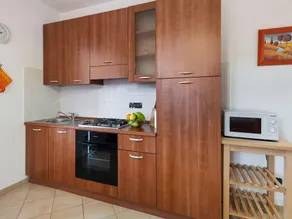 Simplistic Holiday Home in Moneglia with Garden - Image 4