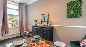 HG1- 4 bed house - Image 4