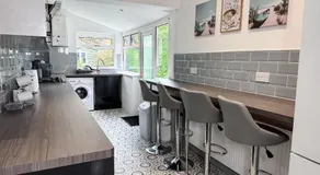 Hambledon House 4BR Entire Home - Image 3