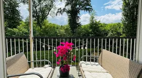Proche Château de Versailles avec balcon vu sur une forêt et parking gratuit pour 5 personnes maximum - Image 3