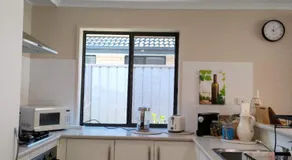 5-bedroom 2 bath stylish retreat near beach and wineries in Christie Downs,newly upgraded google TV with Neflix,chromecast, Apple TV, Amazon prime video - Image 5