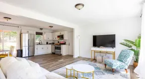 Bohemian Retreat Newly Remodeled with New Hot tub - Image 2