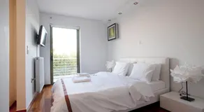 Voula, A modern, minimal and stylish, apartment - Image 2