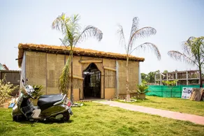 OYO 42098 Rajaji Downtown Resort & Cafe - Image 4