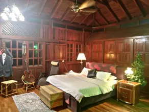 Lowinski Lodge - Image 2