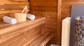 Vöröskő Villa -ELNÖKI szauna és jakuzzi használattal - Image 5