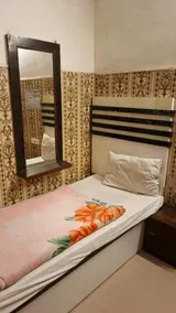 Hotel shiva near railway and bus station - Image 4