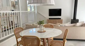 Seaview Treehouse - three minute walk to the beach - Image 3