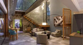 Luxury Home located on Pinnacle Point Golf Estate - Image 4