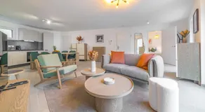 Halternative Residence Rose - Image 2