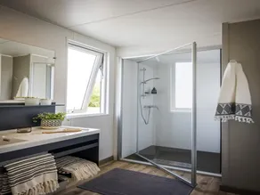 Chalet by Hegermeer With Harbor Access - Image 2