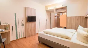 Hotel Neumarkt - Image 2