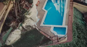Ático Moderno con piscina y parking cerca de la playa - Image 3