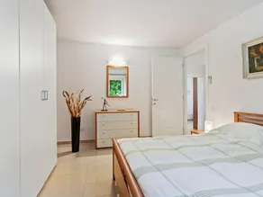 Nice apartment in a villa with three apartments, with private porch and garden - Image 3