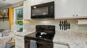 Carriage House Retreat 1 - Image 3