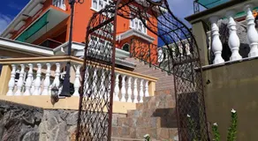 Hibiscus House Seychelles Self Catering - Image 3