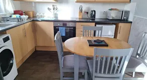 Apartment 1, Phoenix Flats - Image 2